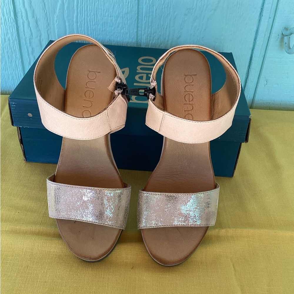 Bueno Women's Sandals - Cream and Silver